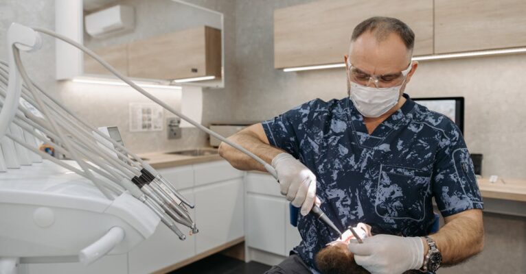 antalya ortodonti doktoru hakkında bir görsel